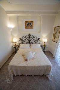 Postel nebo postele na pokoji v ubytování Angel luxury Suite