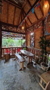 Restoran atau tempat lain untuk makan di Enter Point