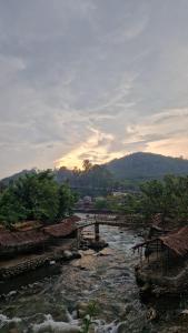 Landskap semula jadi dekat dengan rumah tamu ini