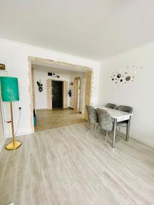 Φωτογραφία από το άλμπουμ του Apartament Tiron în centru orasului σε Gura Humorului