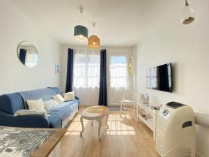 Μια τηλεόραση ή/και κέντρο ψυχαγωγίας στο BEACH House CLODINET