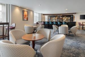 Delta Hotels by Marriott Bexleyheath的休息区