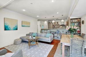 Χώρος καθιστικού στο Grevillea