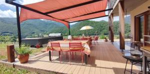 Nespecifikovaný výhled na hory nebo výhled na hory při pohledu z bed and breakfast