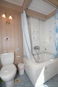 A bathroom at Villa Milma