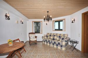 A seating area at Villa Milma