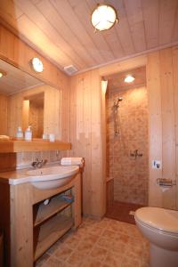A bathroom at Villa Milma