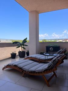 Balkon lub taras w obiekcie Apartman Yacht