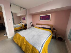Nunhead Green Flat
