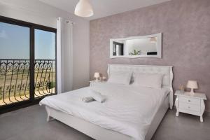 Gallery image of לאגו בוטיק - אירוח למשפחות, זוגות עם בריכה פרטית ונוף in Nof Kinneret