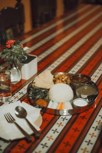 Makanan di atau di tempat lain dekat resor