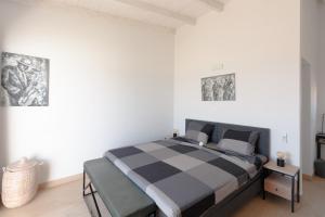 Voodi või voodid majutusasutuse New Rooftop Gem with stunning Oceanview toas