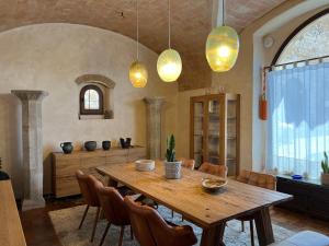 Fotografia z galérie ubytovania Can Met Mosso, Casa rural con Piscina Climatizada v destinácii Albóns