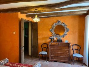 Fotografia z galérie ubytovania Can Met Mosso, Casa rural con Piscina Climatizada v destinácii Albóns