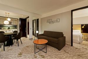 Posezení v ubytování Four Points by Sheraton Munich Arabellapark