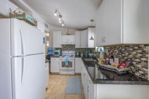 Gallery image of Bayside Key Largo Canal Home with Dock/ Jacuzzi/ Pool. ( Lift not include) in Key Largo