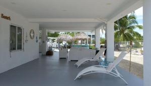 Gallery image of Bayside Key Largo Canal Home with Dock/ Jacuzzi/ Pool. ( Lift not include) in Key Largo