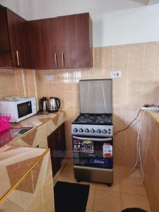 Η κουζίνα ή μικρή κουζίνα στο 1 bedroom TRM drive Roysambu Thika road