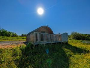Kép Pond View Pod 2 with Private Hot Tub - Fife - Loch Leven - Lomond Hills szállásáról Keltyben a galériában