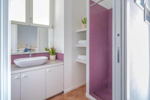Ένα μπάνιο στο Villa Chiara +28 φωτογραφίες