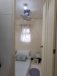 Voodi või voodid majutusasutuse Entire Unit Fully Air-conditioned with Hi-Speed WiFi toas