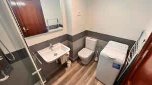 Łazienka w obiekcie Exclusivo "Gran Bilbao" Suite Deluxe PARKING OPCIONAL