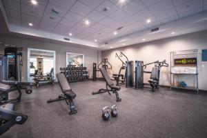 Home2 Suites By Hilton Lake Havasu City的健身中心和/或健身设施