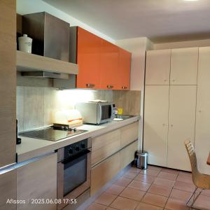 A kitchen or kitchenette at Villas On The Rock Afissos