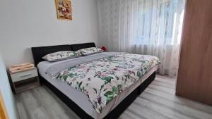 Postel nebo postele na pokoji v ubytování Apartment Tina Gračac