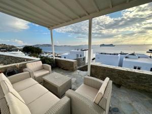 Uma área de estar em Villa Oceania