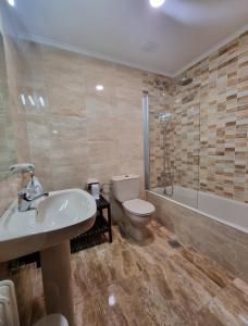 Koupelna v ubytování Hostal Sainz