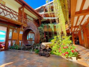 Frida's Inn 丽江梦之旅观景客栈外面的花园