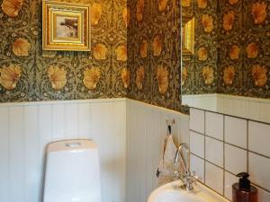 Bilik mandi di 7 person holiday home in Djursholm-By Traum +33 gambar