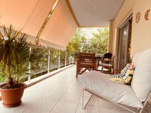 Balkón alebo terasa v ubytovaní Athens Riviera Garden Views Apartment #Unoblu