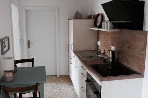 Ett kök eller pentry på Landhaus Weserbergland - Karl