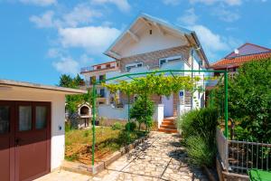 Budova, kde se vila nachází