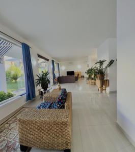A seating area at Luxor Rose Villa