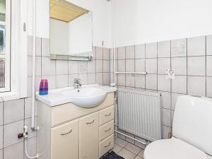 Koupelna v ubytování Apartment Hanstholm + 8 fotografií