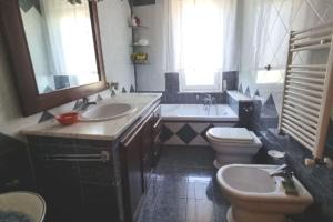 A bathroom at Villa Rita