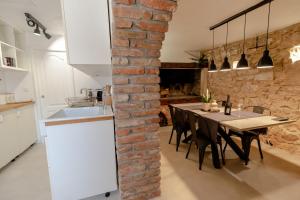 Kuchyň nebo kuchyňský kout v ubytování Casa di Nikola