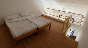 Postel nebo postele na pokoji v ubytování Apartments Unija Duga Uvala