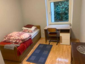 Postel nebo postele na pokoji v ubytování 3 Zimmer Mietwohnung nähe HBF