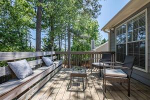 Μπαλκόνι ή βεράντα στο Opuluxe The Jungle House Sleeps 10