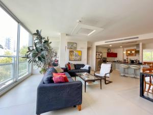 Spacious cosy & renovated flat in central Tel Aviv