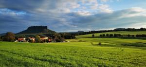 Landskap semula jadi dekat dengan apartmen +5 gambar