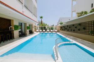 Bazén v ubytování Zephyros Hotel nebo v jeho okolí + 37 fotografií