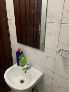 Kylpyhuone majoituspaikassa Bukoto-Kisaasi flats
