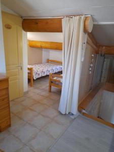 Postel nebo postele na pokoji v ubytování Chambres d'Hôtes Chez Cécile à Lagnes