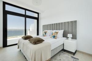 Kép SUNSET CLIFFS Retreat by Costa Activa Rentals Breathtaking Sea Views & Steps to the Beach szállásáról Benidormban a galériában Még 37 kép