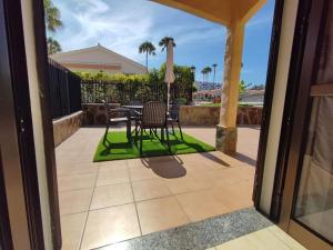 Balkon lub taras w obiekcie Bungalow Santa Fe next to pool